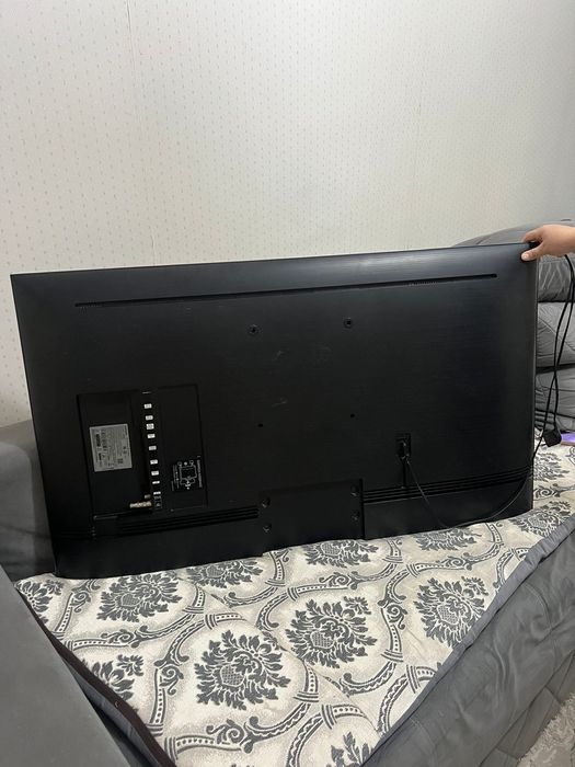 Телевизор смарт на запчасти