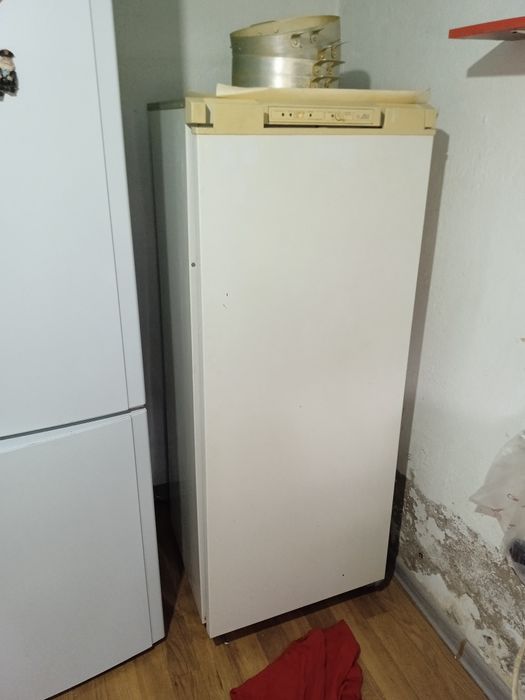 Продам морозильную камеру