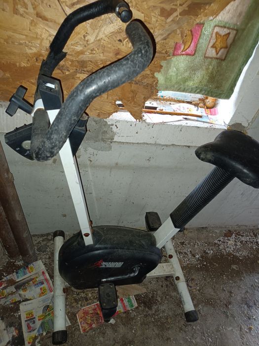 Bicicleta fitness cu display LCD