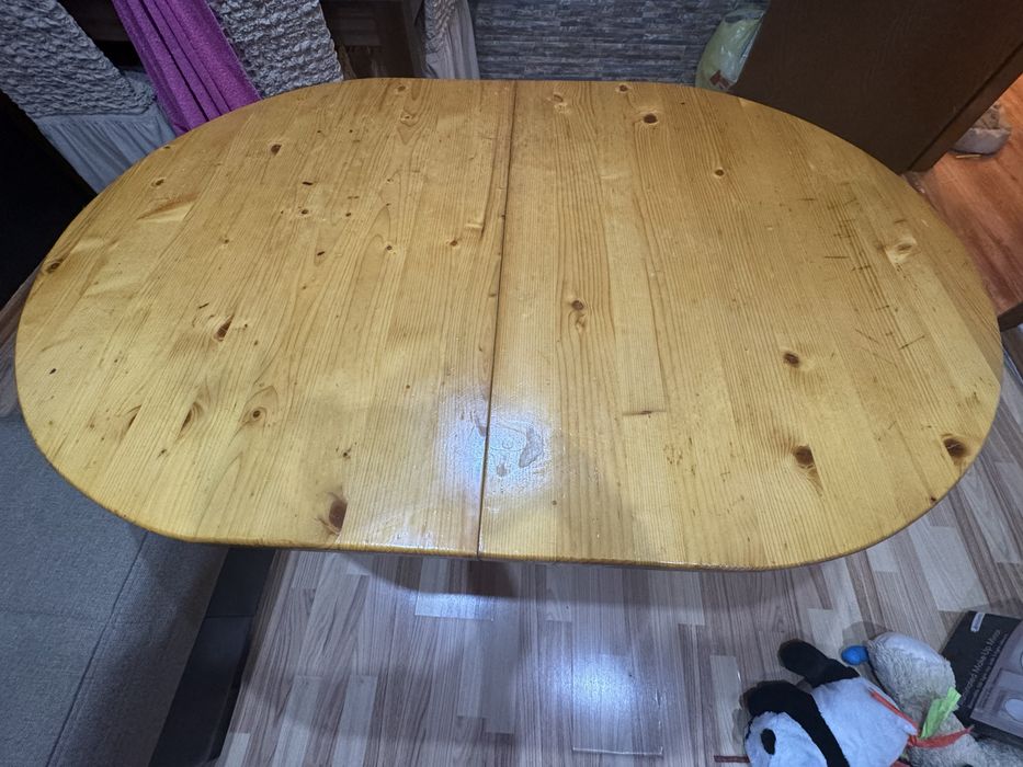 Трапезна дървена маса