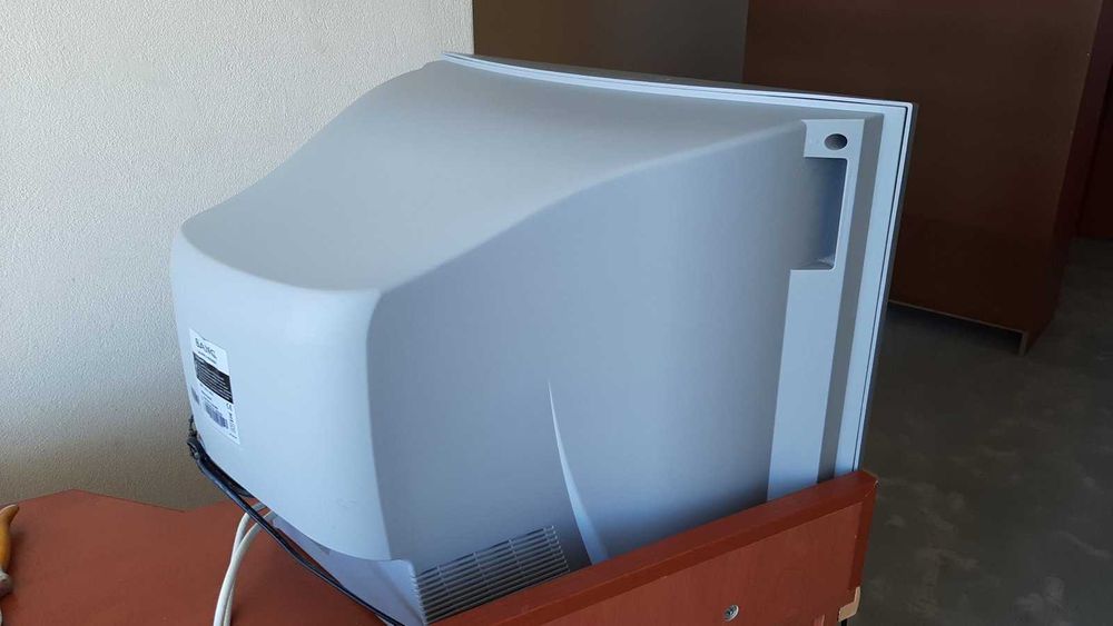 Продавам телевизори  Sang 8 броя 18 лв броя