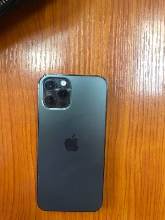 Iphone 12 pro ideyal holatda