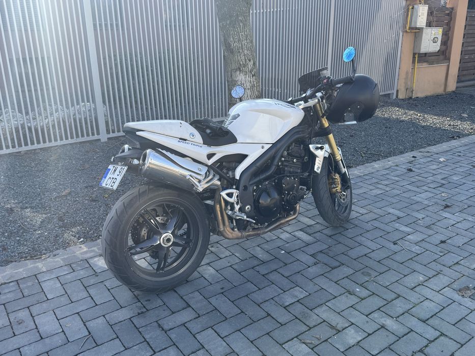 Motocicleta Triumph speed triple 1050cmc
