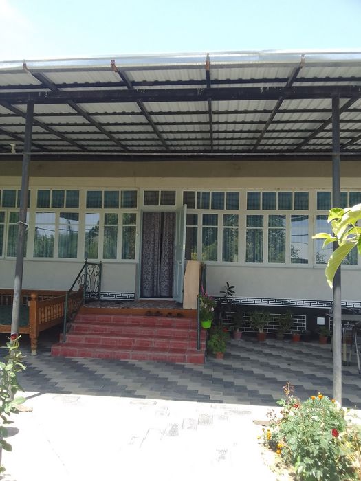 Tovoqsoyda 10 xonali 13 soʻtik uy sotiladi