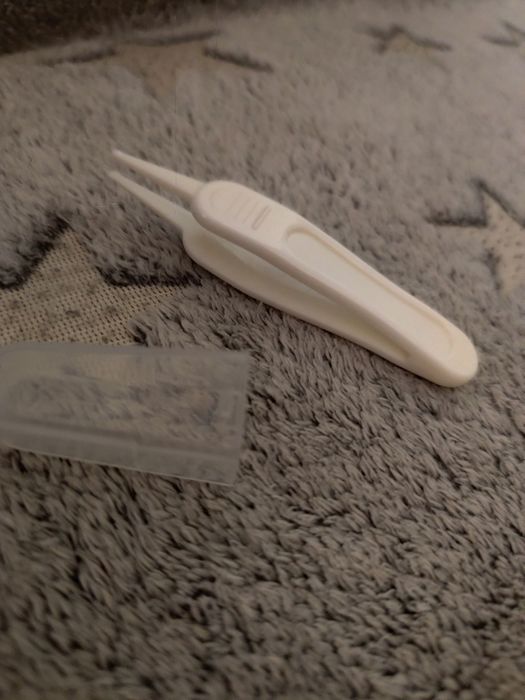 детский пинцет для чистки носа