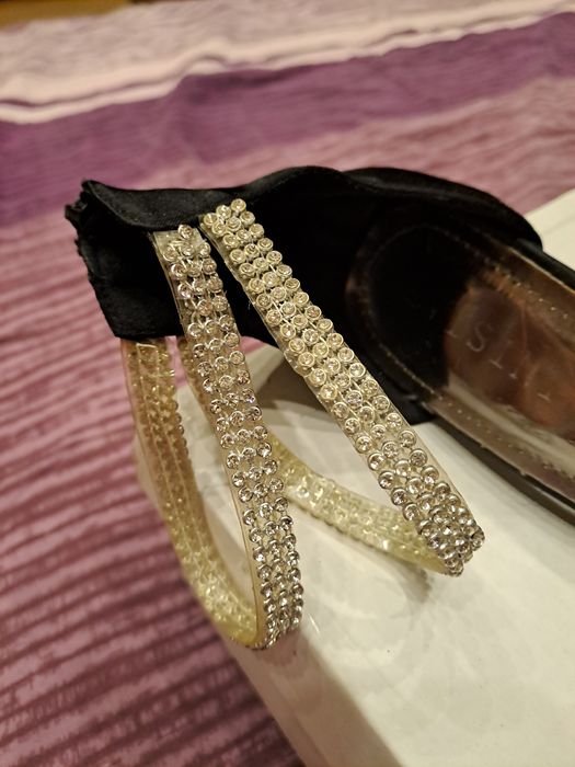 Дамски обувки с ток