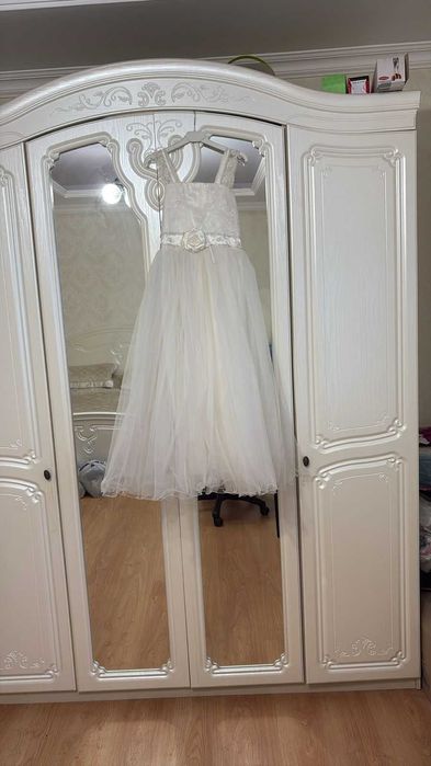 Красивое платье на девочку 8-10 лет