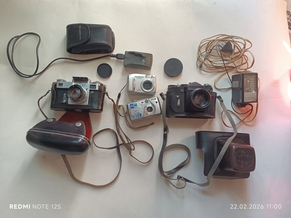 Фотоаппараты Зенит,Киев,олимпус 2шт