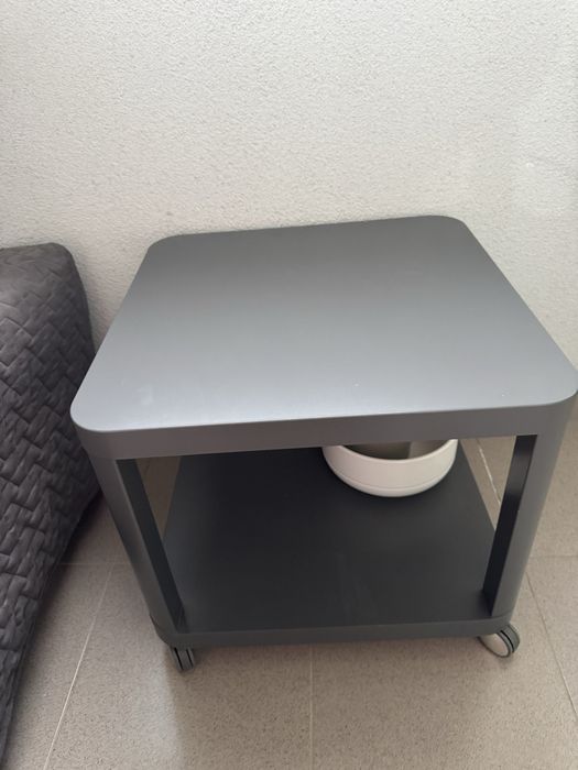 Masuta cafea cu rotile IKEA