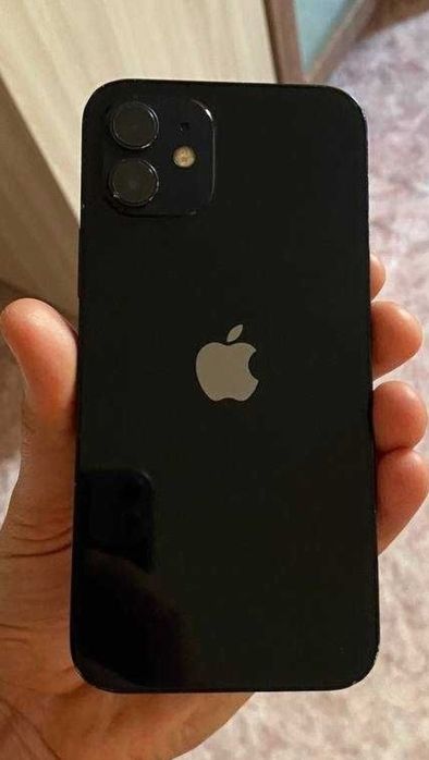 Продам Iphone 12