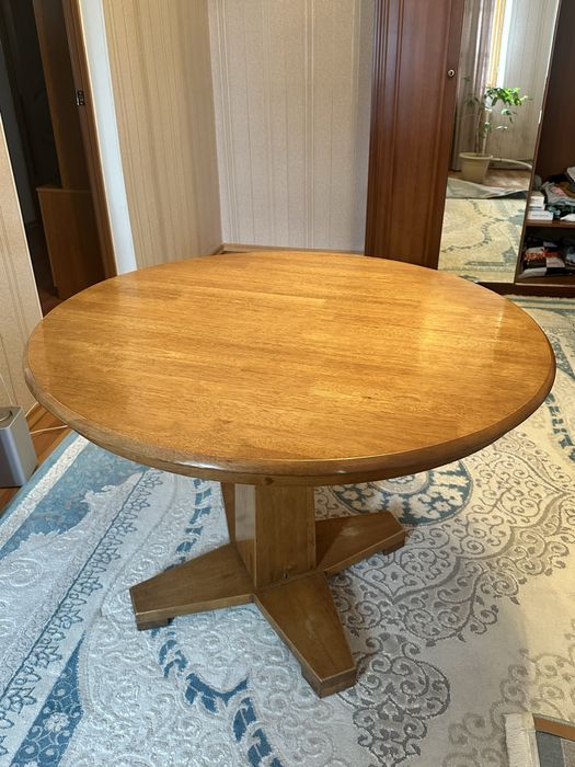 Продам круглый стол