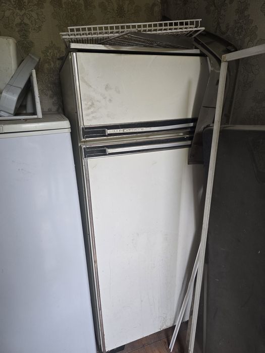 Продаются холодильники