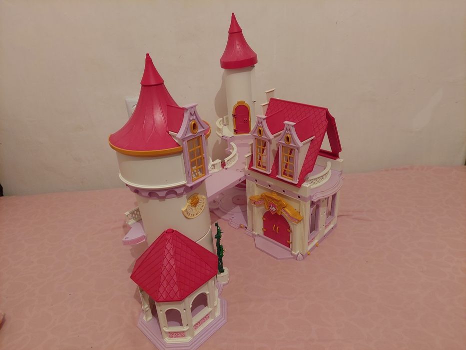 Замък за кукли ,сглобяем