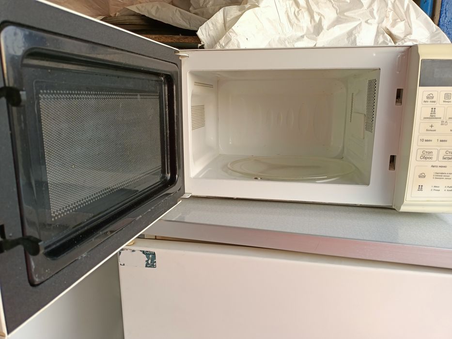 Продам микроволновую печь