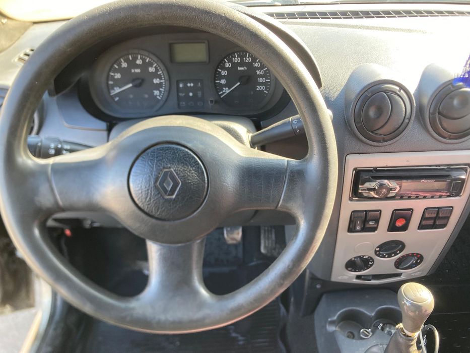 Продам машину Рено Логан