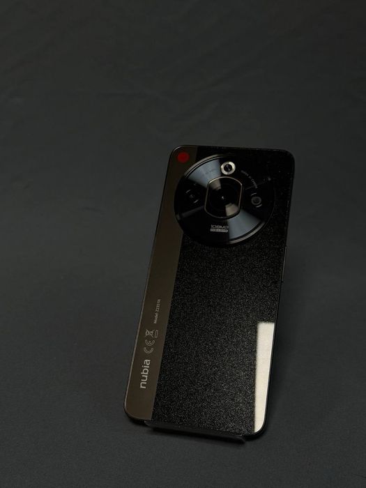 Телефон ZTE Nubia Focus pro baitime