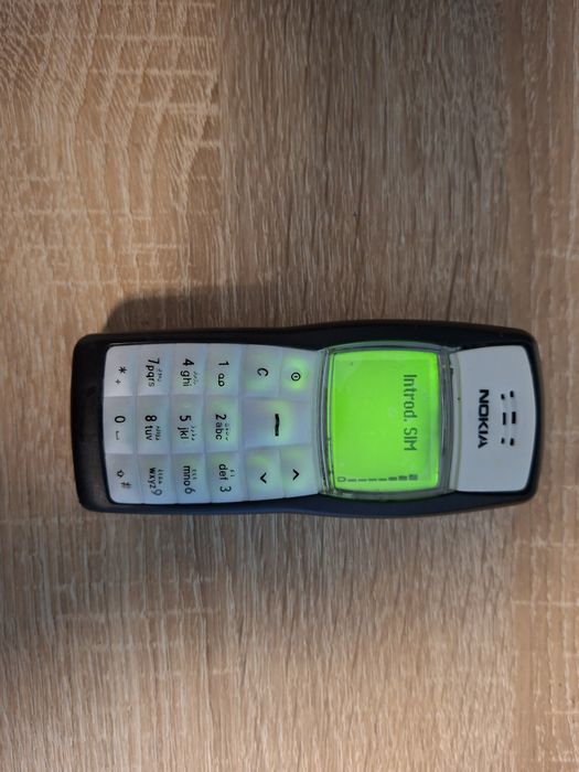 Nokia 1100 de colecție + încărcător