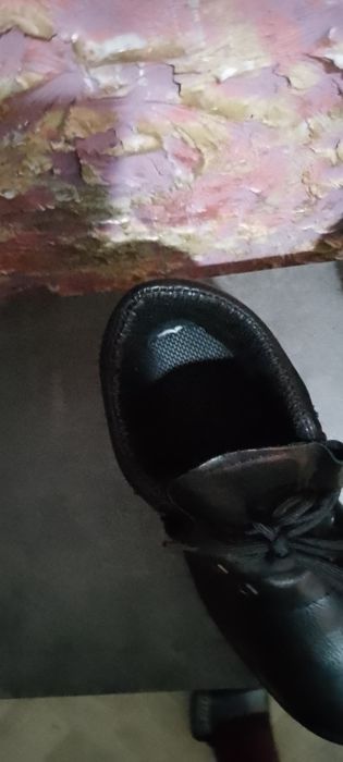 Продам кожаные осенние ботинки