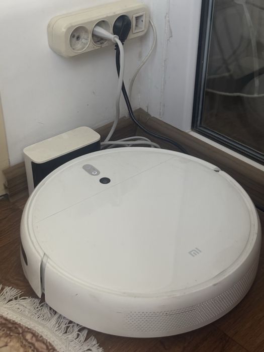 Продам робот пылесос Xiaomi Mi robot Vacuum mop