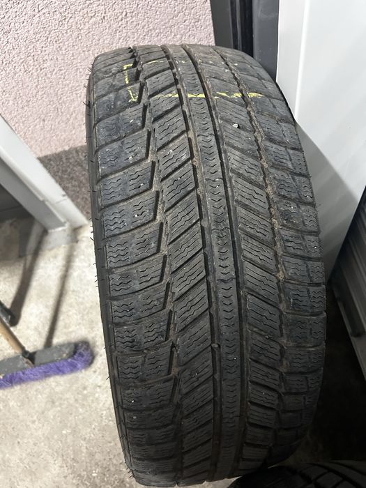 255/50/19 Зимни гуми Syron Everest