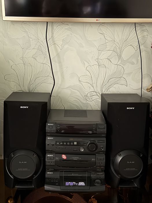 Sony sentir 4 ta dinamiklik sastiyanasi yaxshi turibdi ishlashlari zur