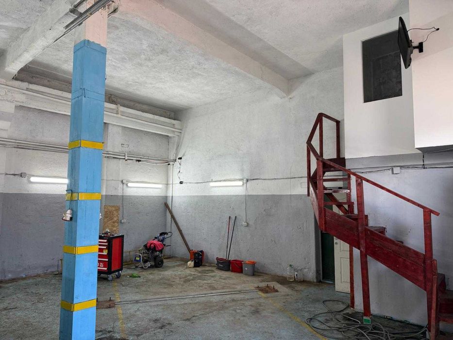 Inchiriez garaj service