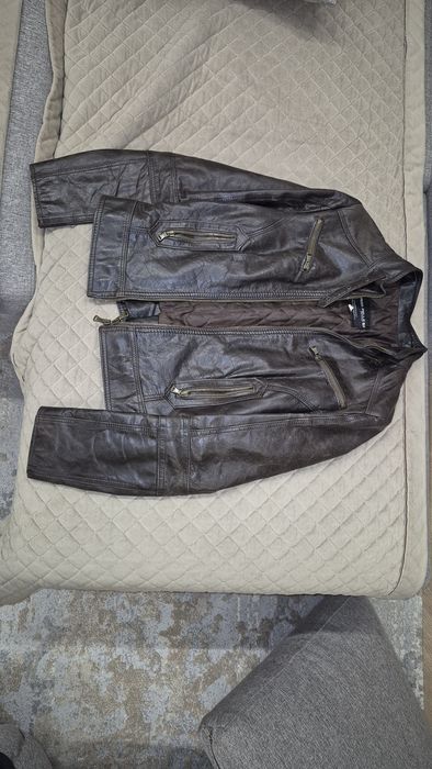Продам кожаную куртку.