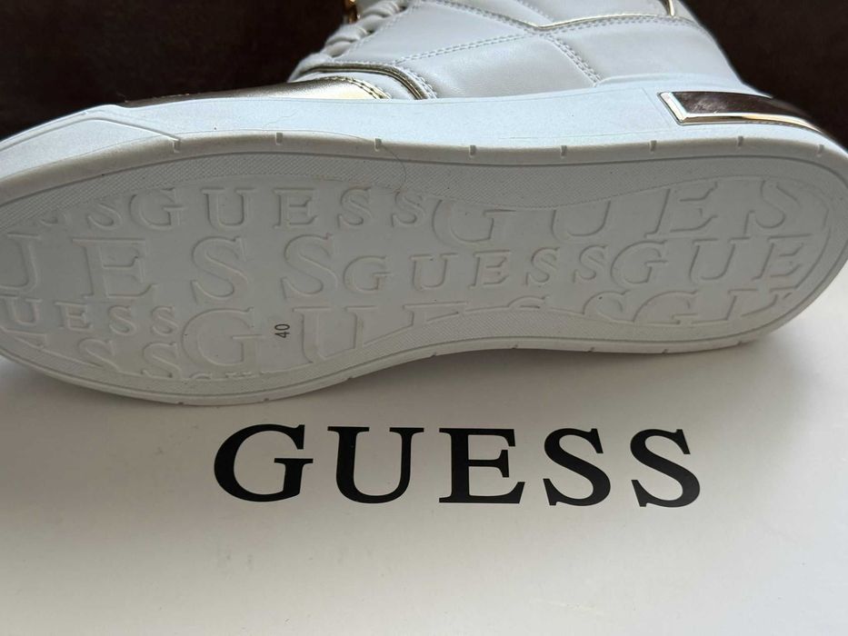 Sneakers GUESS albi cu auriu mărimea 40 – NOI în cutie, super eleganți