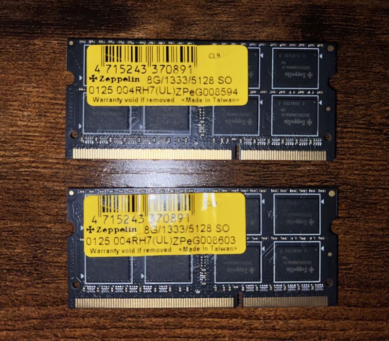 Vand 2 x Memorii Ram 8GB 1333Mhz CL9
