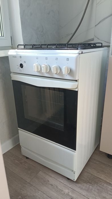 Продам газ плиту срочно