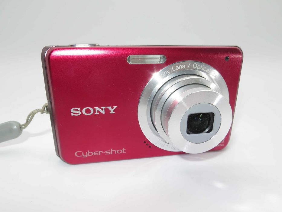 Sony Cyber-shot DSC W180 червен ултра компактен фотоапарат, малка цифрова камера, в отлично състояние, пълен комплект, тествана и работи перфектно