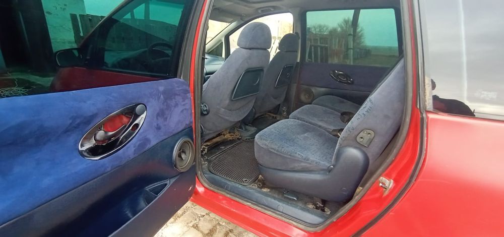 Автомобиль Шаран