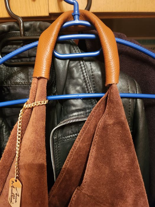 Чанта хобо тип торба естествен велур