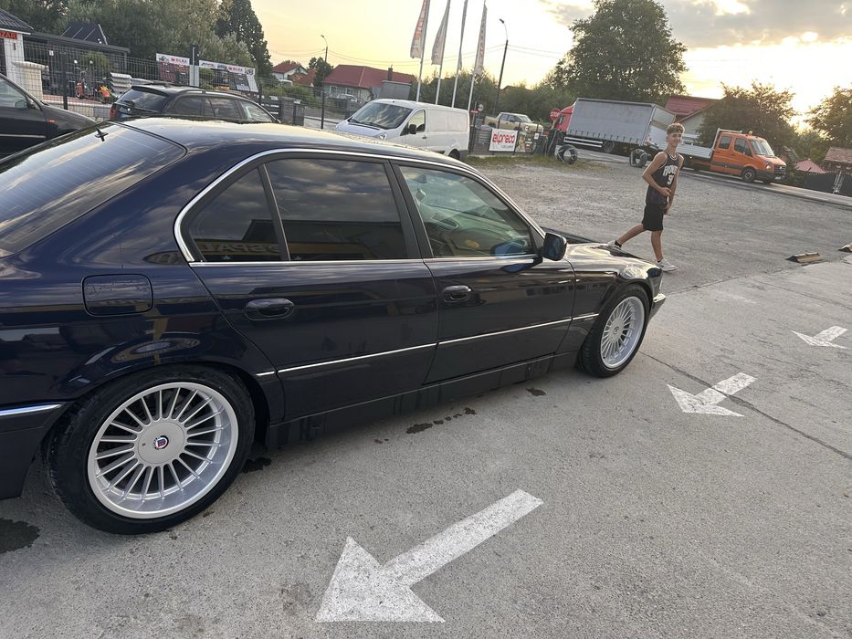 BMW 7 Series 0 — imagine 3