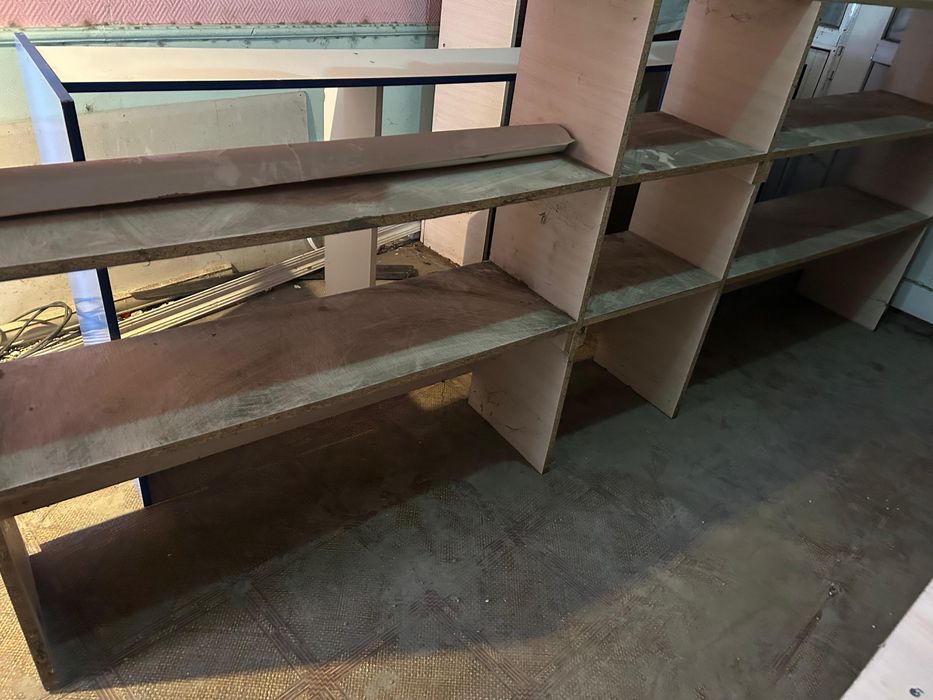 Срочно сатылады ветрина , келіп көріңіз