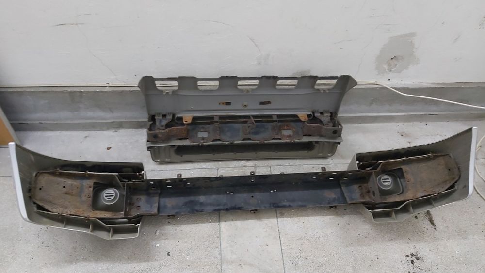 Bara fata Mitsubishi Pajero MK2 - versiunea cu aripi bombate