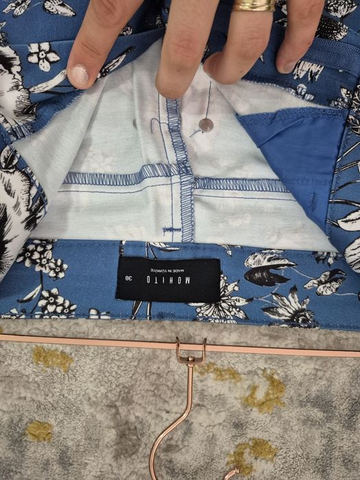 Pantaloni flori 3/4
