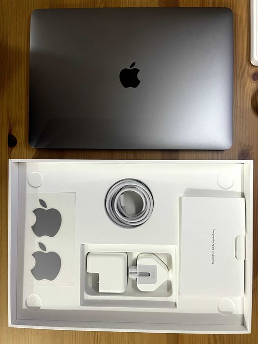Macbook Air M1 8/256 Space Grey