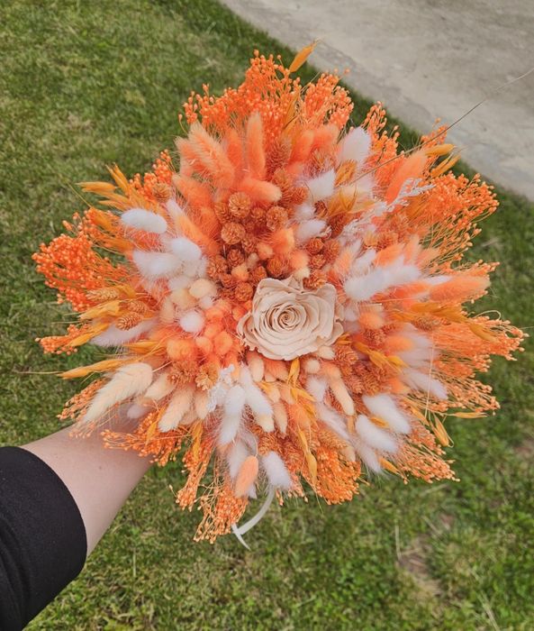 Buchete nașe piersica si alb