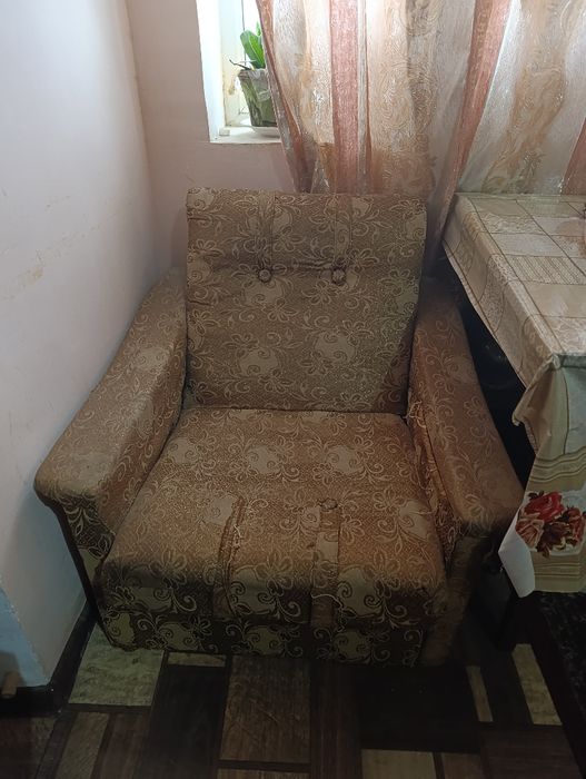 Диван и два кресла