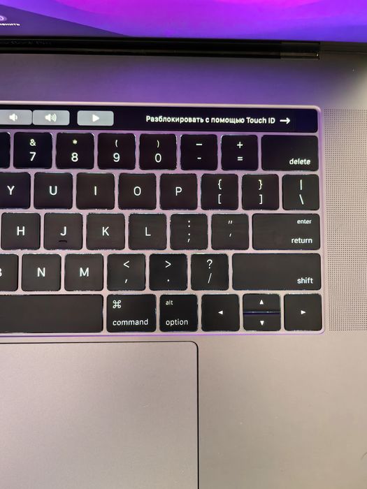 MacBook pro 16/512gb touch bar