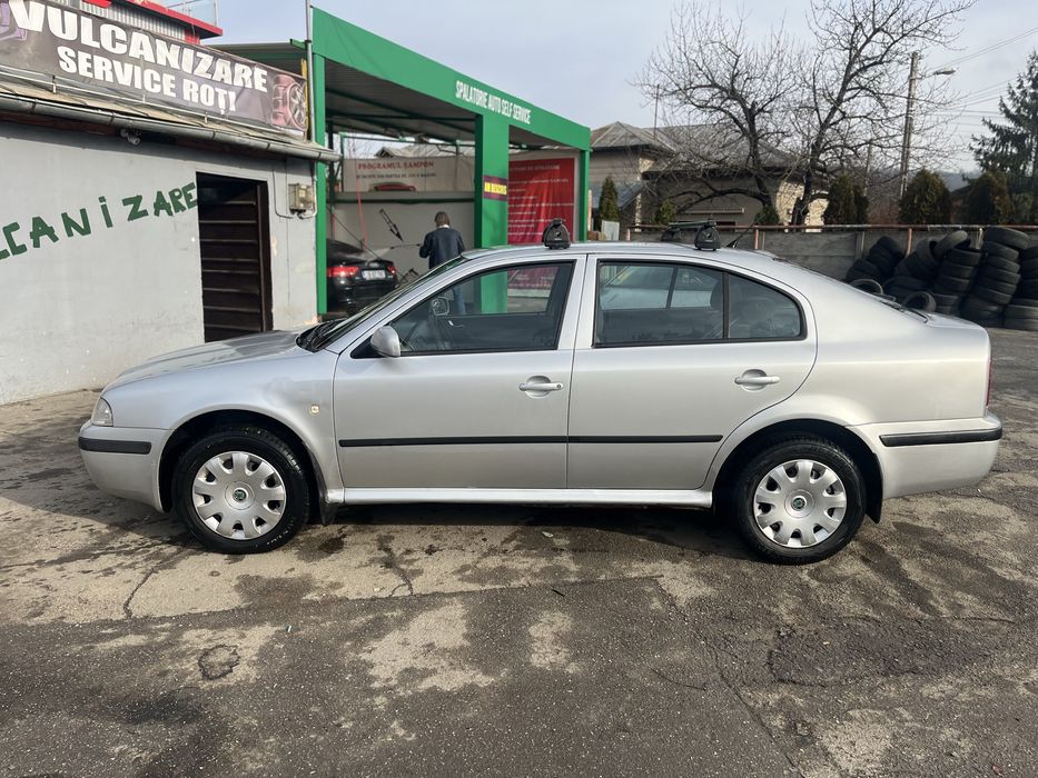 Vand octavia Tour 10/2005 Pret FIX