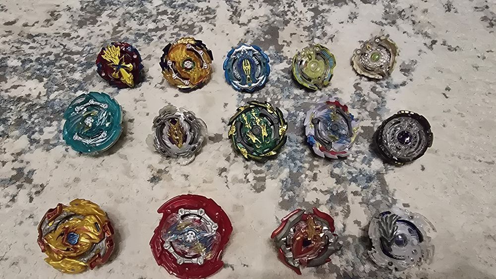 Beyblade hazbro slingshock