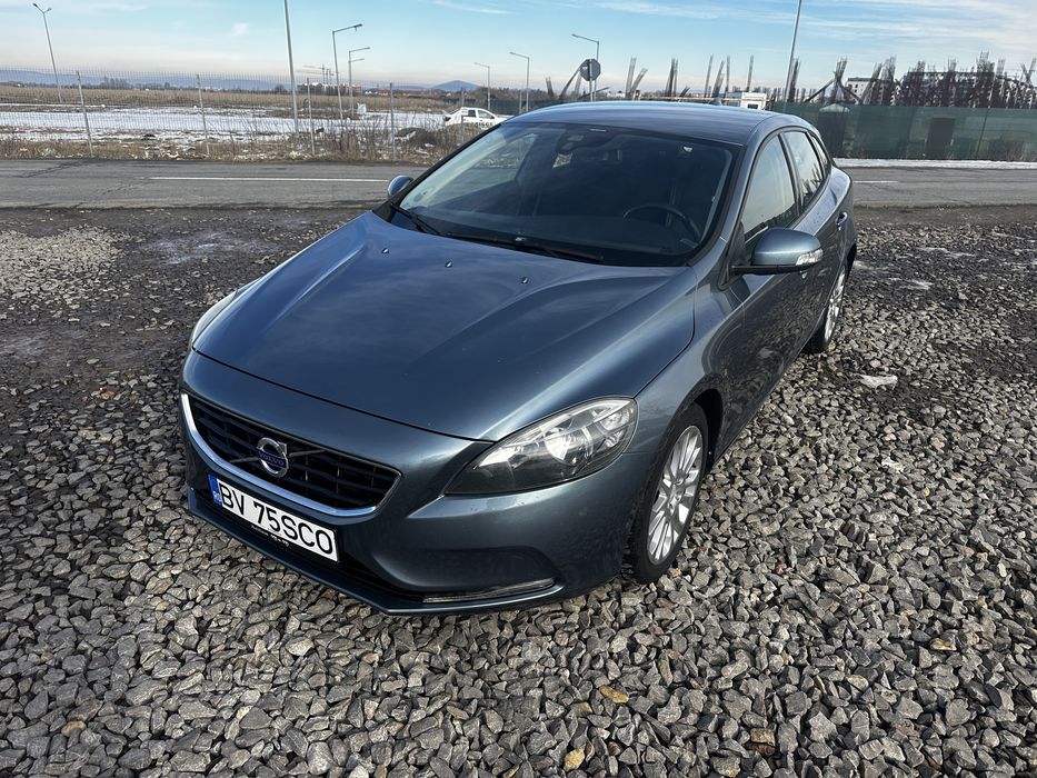 Volvo v 40 2013 proprietar