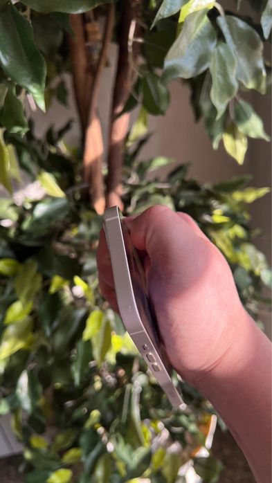 Iphone 13 /128 gb белый,обмен