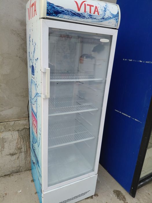 Холодильник работает Доставка есть