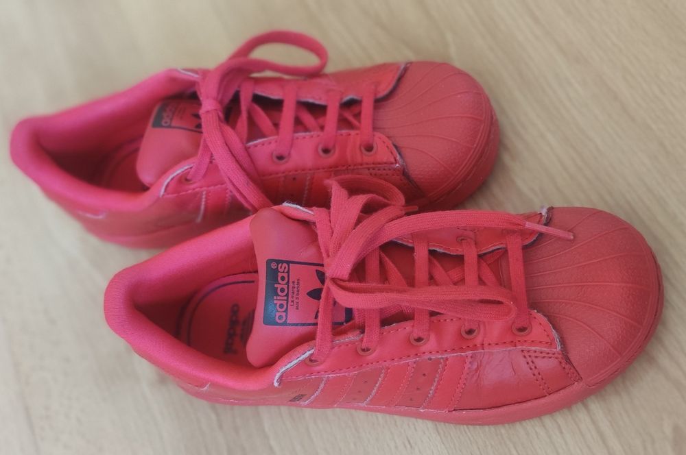 Маратонки Adidas, 33 р.