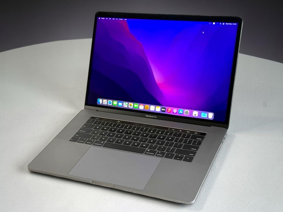 Macbook Pro 15 2018 i7 2,2Ghz 32RAM 1TB Space Gray Перфектен! Гаранция!