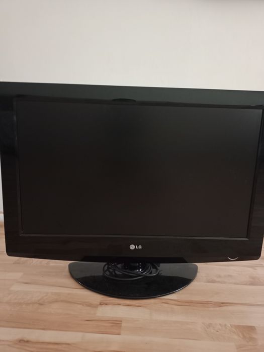 телевизор LG.32 диагональ