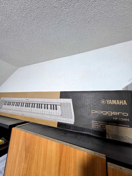 Pian digital Yamaha PIAGGERO NP15WH ALB